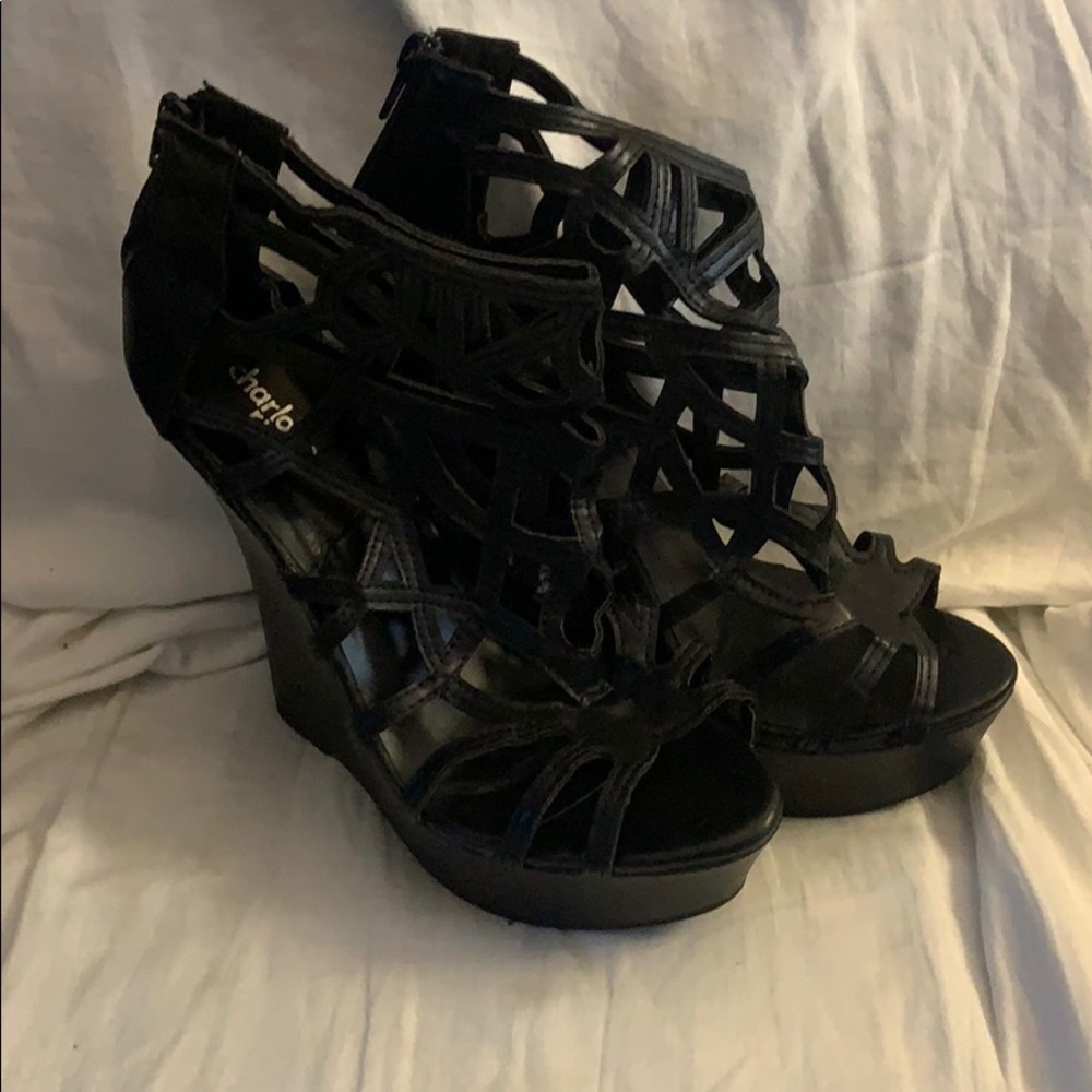 Black Geometric Wedges